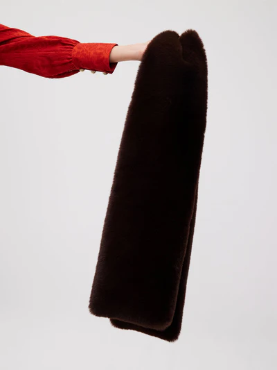crowd-brown-estola-faux-fur-marron_3_1444a32f-c75e-40be-96fd-3f74bad76c57